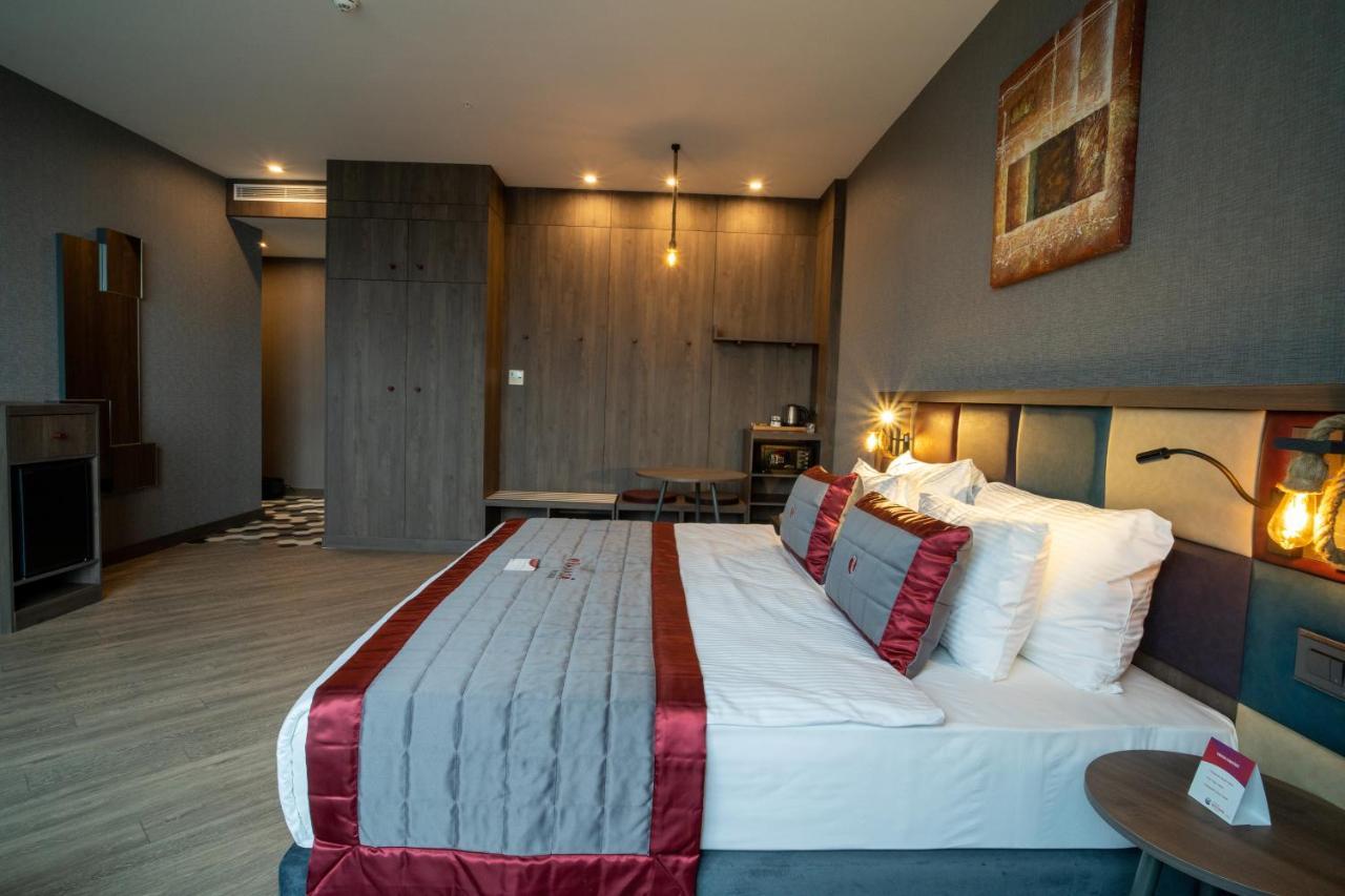 Ramada Encore By Wyndham Istanbul Avcilar Exterior photo